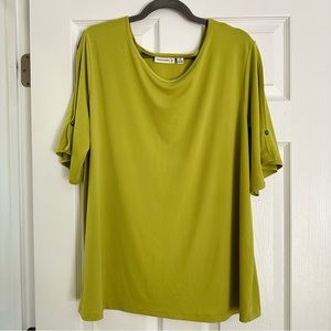 2X lime green split sleeve blouse